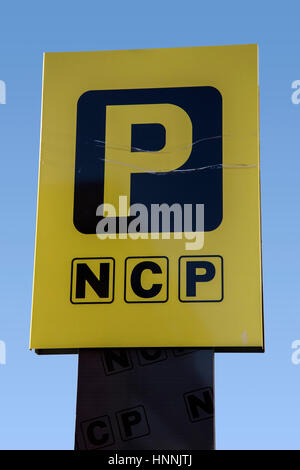 NCP Parkplatz Schild, National Car Parks. Stockfoto