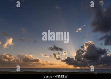 Sonnenuntergang über dem Meer Nerth am Mandoe Insel im dänischen Wattenmeer, Weltnaturerbe UNECSCO, Nordsee, Süd-Jütland, Dänemark Stockfoto