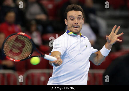 Sofia, Bulgarien - 11. Februar 2017: Roberto Bautista Agut (im Bild) aus Spanien spielt gegen David Goffin aus Belgien während eines Spiels von Sofia Ope Stockfoto