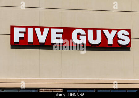 Indianapolis - ca. Februar 2017: Five Guys Restaurant. Fünf Jungs ist eine schnelle Casual Restaurant-Kette in den USA und Kanada V Stockfoto