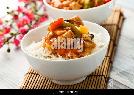 Reis mit süß-sauer Gemüse und Soja chunks
