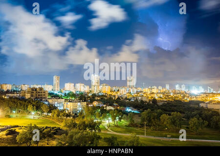 Blick auf die Stadt im Sturm, Ashdod, Israel Stockfoto