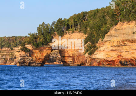 Sandsteinfelsen, Lake Superior, dargestellt Rocks National Lakeshore, Michigan, USA Stockfoto