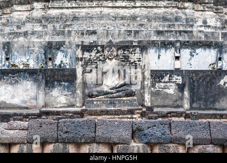 Verlassene Buddha-Statue im alten Tempel Stockfoto