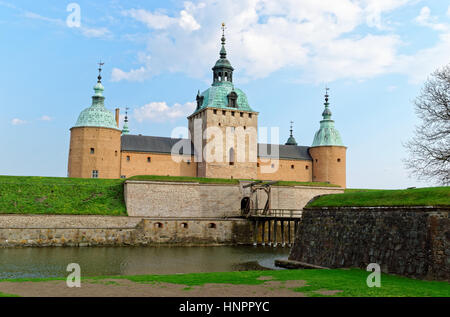 Kalmar, Schweden - 22. April 2014: Dokumentation der historischen Reiseziel. Das Kalmar Schloss wie aus dem Westen, die Seite in Richtung der Stadt zu sehen. Stockfoto