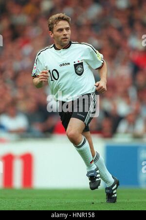 THOMAS HASSLER Deutschland & KARLSRUHER FC 26. Juni 1996 Stockfoto