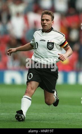 THOMAS HASSLER Deutschland & KARLSRUHER FC 9. Juni 1996 Stockfoto