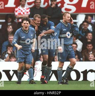 ALAN SHEARER feiert DERBY V NEWCASTLE UTD 12. Oktober 1996 Stockfoto