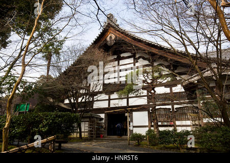 Japan. Kyoto. Ryoanji Temple (龍安寺, Ryōanji) - Site von Japans berühmtesten Steingarten. Fassade des Tempels Stockfoto