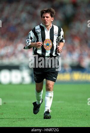 PETER BEARDSLEY NEWCASTLE UNITED FC 13. August 1996 Stockfoto