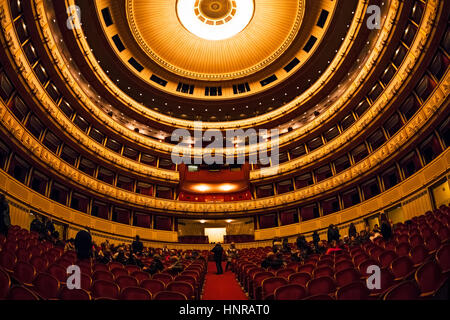 Stock Foto - Interieur des Wiener Royal Opera house Stockfoto