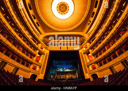 Stock Foto - Interieur des Wiener Royal Opera house Stockfoto