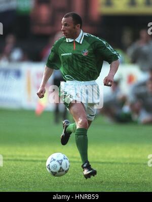 TERRY PHELAN EIRE & CHELSEA FC 16. September 1996 Stockfoto