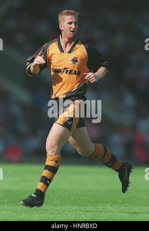 IWAN ROBERTS WOLVERHAMPTON WANDERERS FC 15. Oktober 1996 Stockfoto