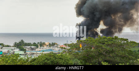 Boot-Explosions- und Brandgefahr Stockfoto