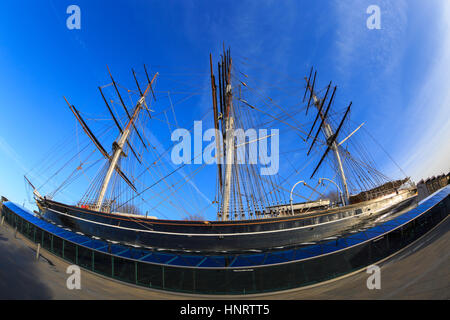 Fischaugenobjektiv Ansicht des historischen restaurierten Teeslipper-Schiffs Cutty Sark in Maritime Greenwich, London, England, Großbritannien Stockfoto