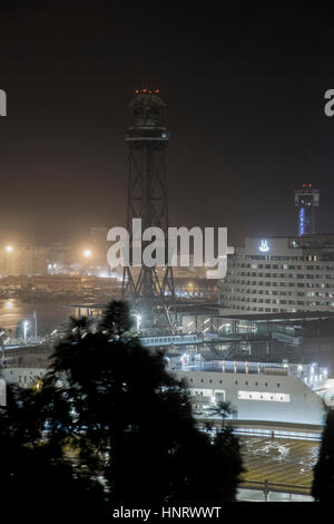 Miramar-Turm auf den Hafen-Seilbahn und Barcelona Hafen gesehen vom Montjuïc Stockfoto