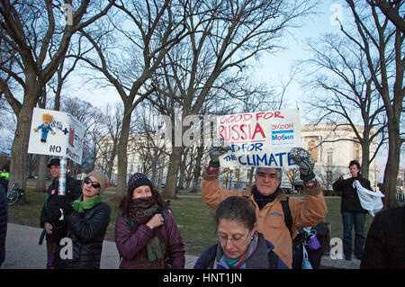 Washington DC, USA. 15. Februar 2017. Demonstranten auf dem Capitol Hill protestieren gegen die Nominierung von Scott Pruitt als Administrator der Environmental Protection Agency. Kirk Treakle/Alamy Live-Nachrichten Stockfoto