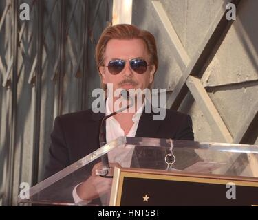 Los Angeles, CA, USA. 14. Februar 2017. David Spade bei der Induktion Zeremonie für Stern auf dem Hollywood Walk of Fame für George Segal, Hollywood Boulevard, Los Angeles, CA 14. Februar 2017. Bildnachweis: Priscilla Grant/Everett Collection/Alamy Live-Nachrichten Stockfoto