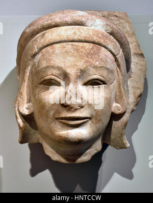 Fragment einer Spalte Caelata: weibliche Relief Kopf 540 v. Chr. Apollotempel (Türkei / Didyma) Marmor Höhe: 28 cm, Kopf aus Spalte Griechisch, Stockfoto