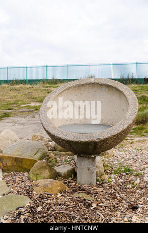 "High Tide" Beton Skulpturen öffentlichen Kunstwerk von Fisher, Wilbourn, Knowles & Brenchley (2001) befindet sich am Strand Roker, Sunderland Stockfoto