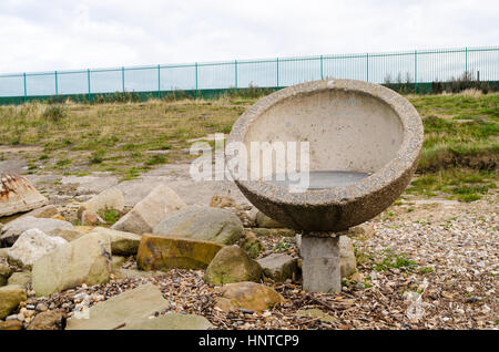 "High Tide" Beton Skulpturen öffentlichen Kunstwerk von Fisher, Wilbourn, Knowles & Brenchley (2001) befindet sich am Strand Roker, Sunderland Stockfoto