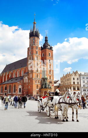 St. Marien-Kirche auf dem Hauptplatz, Krakau, Polen, Europa Stockfoto