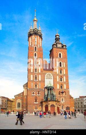 St. Marien-Kirche auf dem Hauptplatz, Krakau, Polen Stockfoto