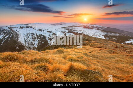 Schneekoppe-Landschaft bei Sonnenuntergang, Riesengebirge, Polen Stockfoto