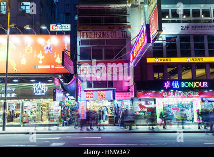 Hong Kong, Hong Kong SAR China - 16. Februar 2014: Menschenmassen Fuß Haiphong Straße am 16. Februar 2014, Hong Kong. Stockfoto