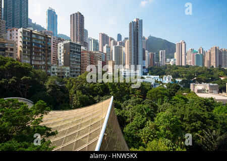 Hong Kong Park und Hochhaus Eigentumswohnungen im Zentrum von Hongkong. Stockfoto