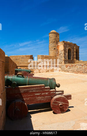 Holländische Kanone von Adrianus Crans in den Haag im Jahre 1744 auf den portugiesischen Befestigungen von Mogador oder Mogadore gemacht. Essaouira, Marokko Stockfoto