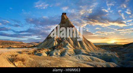 Castildeterra-Rock-Formation im Bereich Bardena Blanca Bardenas Riales Naturpark, Navarra, Spanien Stockfoto