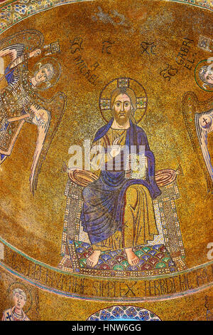 Byzantinische Mosaiken des Christus Pantokrator über der Kapelle der Kathedrale Santa Maria Assunta (Cattedrale di Santa Maria Assunta) ist ein Strahlen Stockfoto