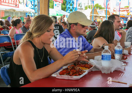 Genießen Sie Mudbugs beim 2016 Mudbug Wahnsinn Festival in Shreveport, Louisiana Stockfoto