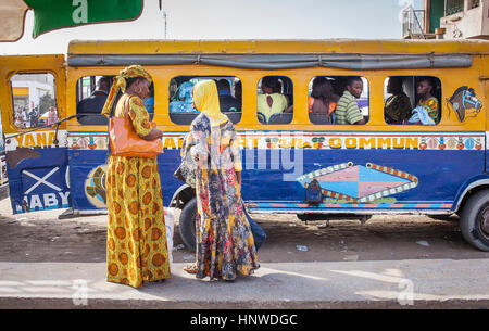 Traditionelle öffentliche Verkehrsmittel Bus, Dakar, Senegal Stockfoto