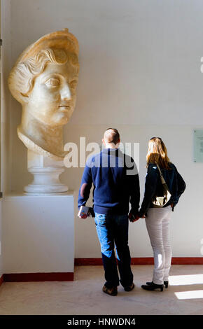 Tunez: Carthage. Carthage.Museum. Colossal Kopf einer Antonine´s Prinzessin. Es geht aus dem Forum von Karthago Stockfoto