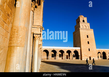 Tunez: Kairouan.Die Große Moschee.Hof. Mosquee gegründet von Sidi Uqba im VIII. Jahrhundert ist der älteste Ort des Gebets in Nordafrika Stockfoto