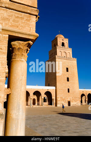 Tunez: Kairouan.Die Große Moschee.Hof. Mosquee gegründet von Sidi Uqba im VIII. Jahrhundert ist der älteste Ort des Gebets in Nordafrika Stockfoto