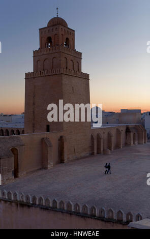 Tunez: Kairouan.The große Moschee. Moschee von Sidi Uqba im VI Jahrhundert gegründet ist der älteste Ort des Gebets in Nordafrika Stockfoto