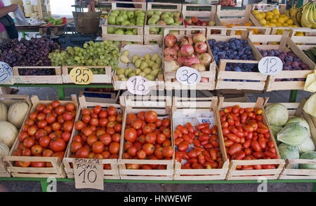 Marktstand Mit Obst Und Gemuese, Fernsehreihe - Früchte einen Gemüse-Markt, Kroatien Stockfoto