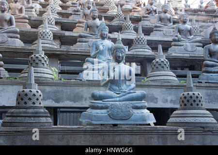 Buddhistische Statue in Gangaramaya Temle. Sri Lanka Stockfoto