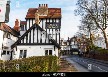 Rose und Krone Beverley Pub Tudor Gebäudearchitektur Beverley Stadt Yorkshire UK England Kneipen Bars UK Stockfoto