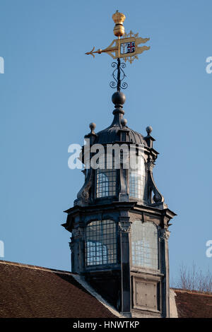 Nahaufnahme von einer Wetterfahne auf dem Dach des Lambeth Palace Stockfoto