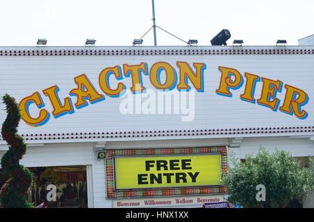 Clacton on Sea, Großbritannien - 26. August 2016: Melden Sie sich für die Einreise in die Clacton Pier Stockfoto