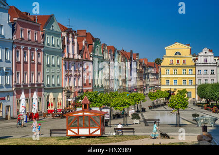 Historischen Mehrfamilienhäuser am Rynek (Marktplatz) in Boleslawiec, Niederschlesien, Polen Stockfoto