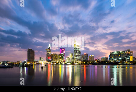 Nacht Blick auf Sai Gon Fluss. Ho-Chi-Minh-Stadt, Vietnam Stockfoto