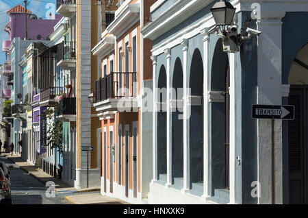 BUNTE GEBÄUDE CALLE SOL ALTSTADT SAN JUAN PUERTO RICO Stockfoto