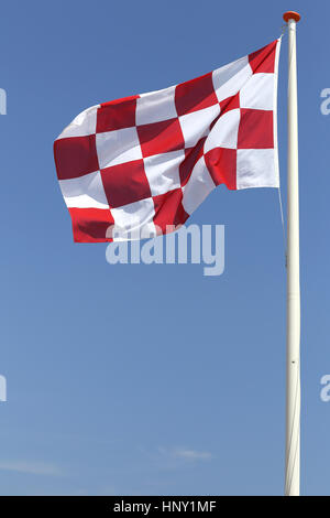 Flagge der niederländischen Provinz Noord-Brabant fliegen im wind Stockfoto