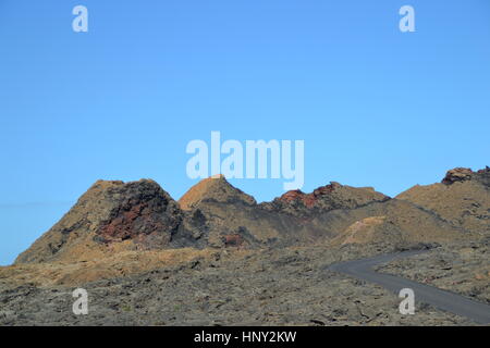 Timanfaya Nationalpark ist Spanisch National Park auf Lanzarote Insel. den Park ganz oben ist der vulkanische Boden. touristische Attraktion Stockfoto